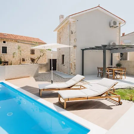 Heritage New Stone Villa Allegra - Private Swimming Pool & Garden Valtura