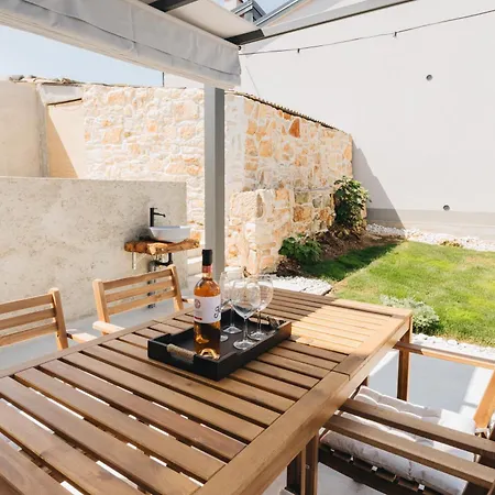 Heritage New Stone Allegra - Private Swimming Pool & Garden Villa *