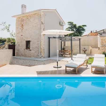 Heritage New Stone Villa Allegra - Private Swimming Pool & Garden