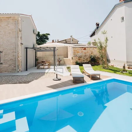 Heritage New Stone Villa Allegra - Private Swimming Pool & Garden Valtura
