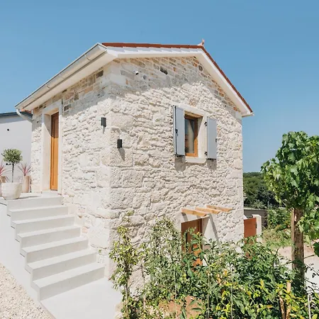 Heritage New Stone Villa Allegra - Private Swimming Pool & Garden Villa *