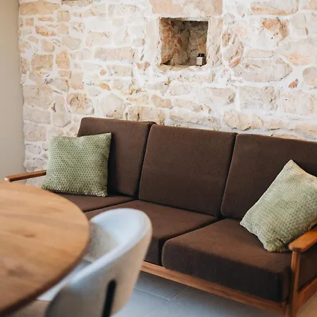 Heritage New Stone Villa Allegra - Private Swimming Pool & Garden