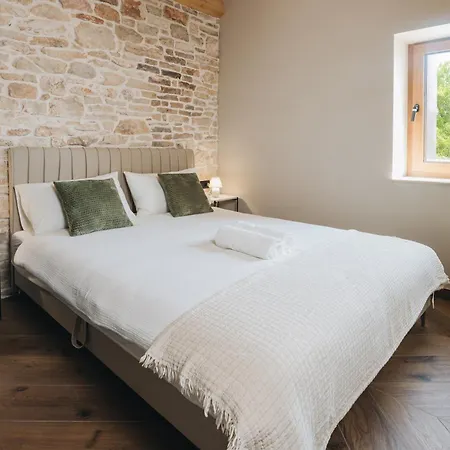 Heritage New Stone Villa Allegra - Private Swimming Pool & Garden * Valtura