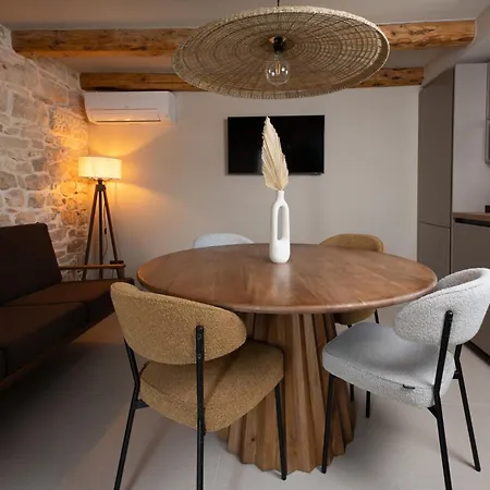 Heritage New Stone Allegra - Private Swimming Pool & Garden Villa *