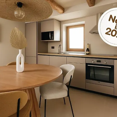 Heritage New Stone Allegra - Private Swimming Pool & Garden *