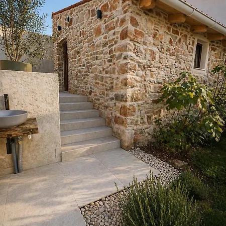 Villa Allegra Design Heritage 2026 - Private Swimming Pool & Garden Villa *